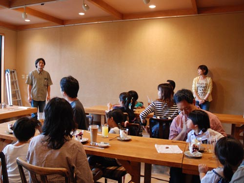 みなさん真剣にメンテナンス方法を聞いています。